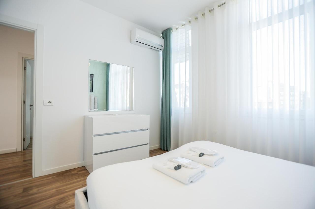 Miku Apartment-Sophisticated 2Bd Apartment At Taiwan ティラナ エクステリア 写真